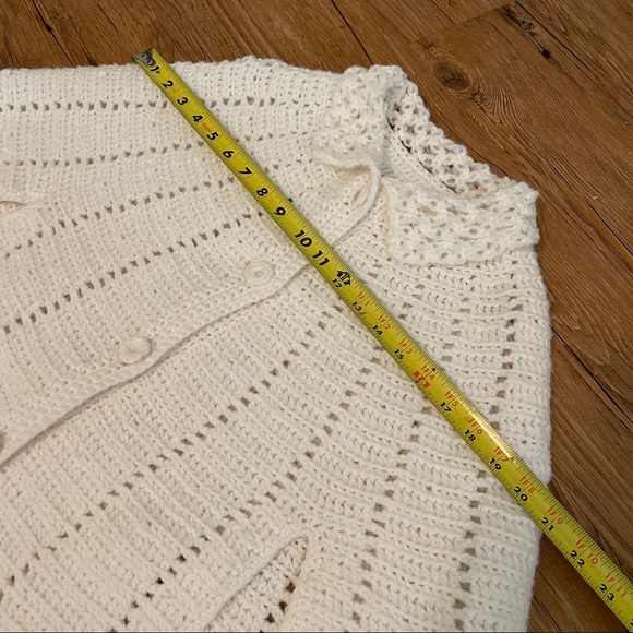 70s Crochet Poncho Sweater with Peter Pan Collar covered buttons - Picture 7 of 16